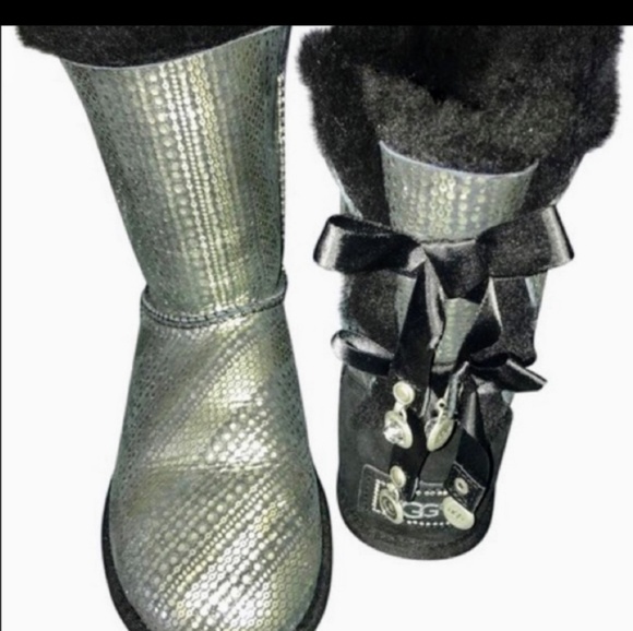 🔥1DAYSALE LIMITED EDITION UGGS - Picture 1 of 1